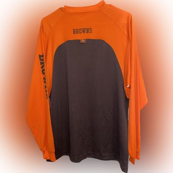 NFL Cleveland Browns Football Long Sleeve Jersey Helmet Logo Patch Size Medium - Picture 2 of 6